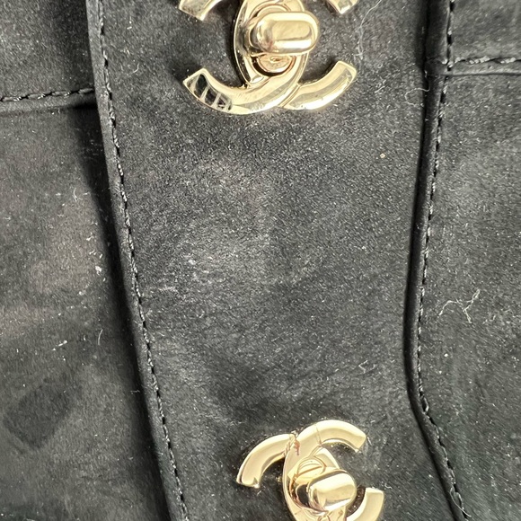 CHANEL Black Nubuck Leather Short Boots with GOLDTONE CC - Picture 3 of 11